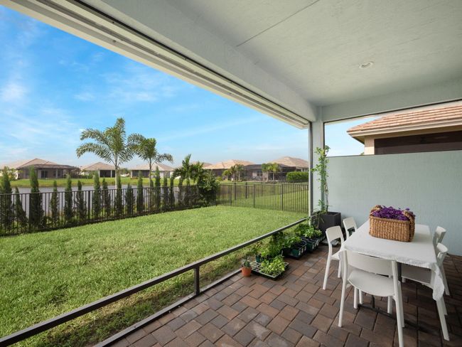 12578 Sw Sunrise Lake Ter, House other with 3 bedrooms, 3 bathrooms and null parking in Port St. Lucie FL | Image 17