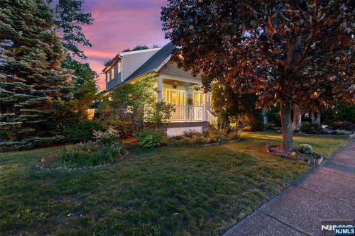 13-07 Willow St, Fair Lawn, NJ, 07410-2039 | Card Image