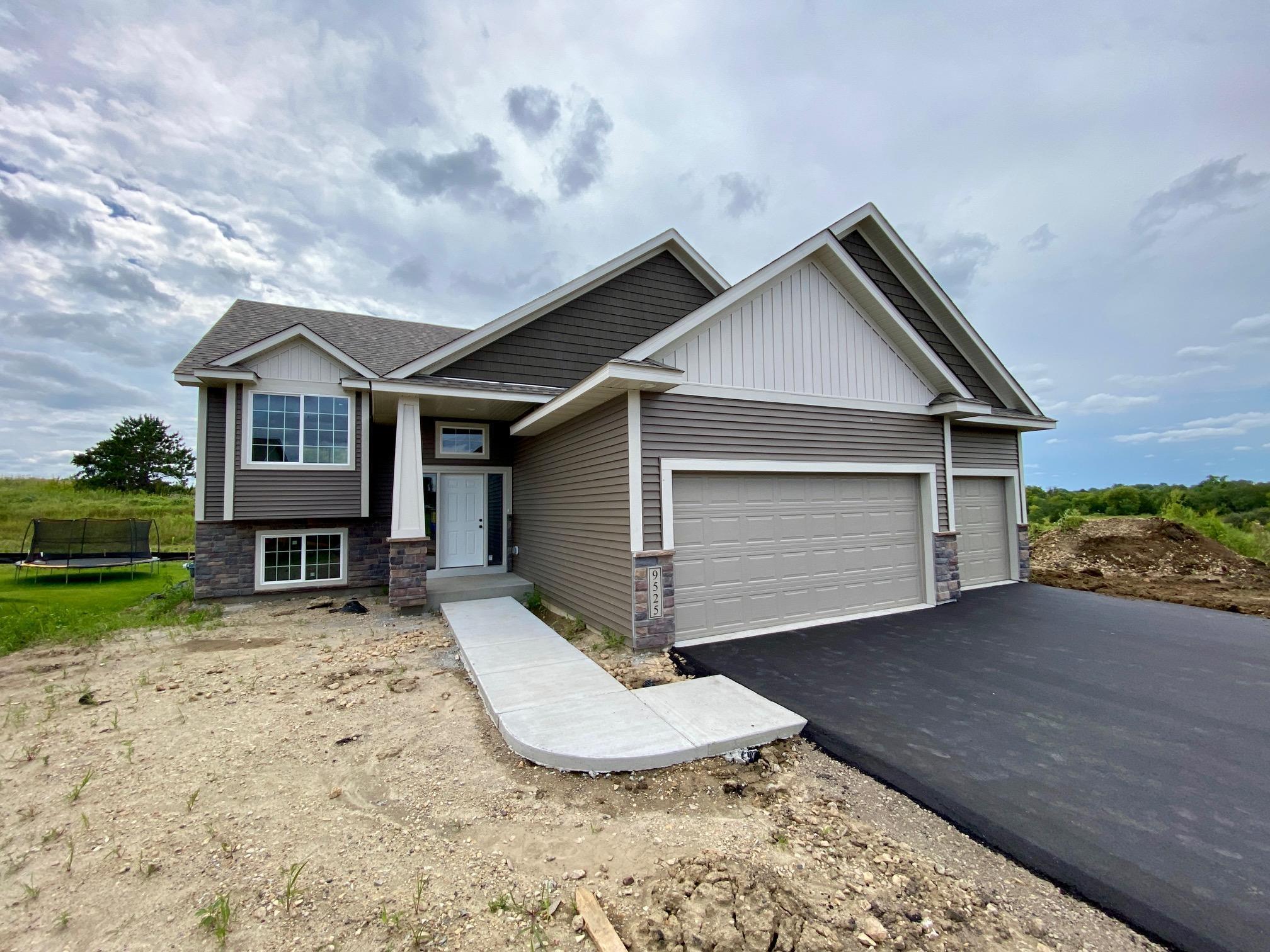 Andrew Ave, Elko New Market, MN 55020