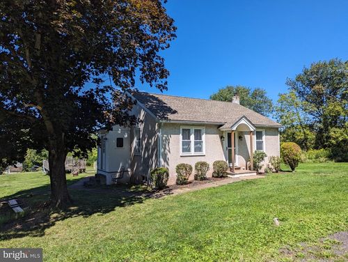 831 Church Rd, HATFIELD, PA, 19440-1012 | Card Image