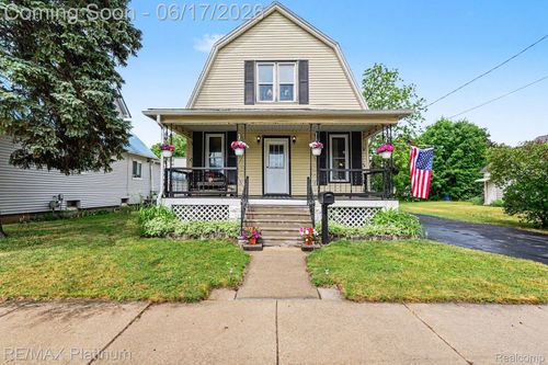 405 N Kiesel St, Bay City, MI, 48706-4317 | Card Image