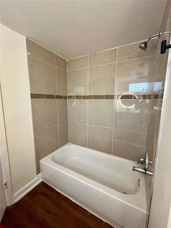 APT-101 - 3304 Red River St, Condo with 2 bedrooms, 1 bathrooms and 2 parking in Austin TX | Image 12