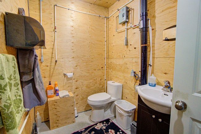 840 Dufferin St, House other with 4 bedrooms, 3 bathrooms and 6 parking in Granum AB | Image 46