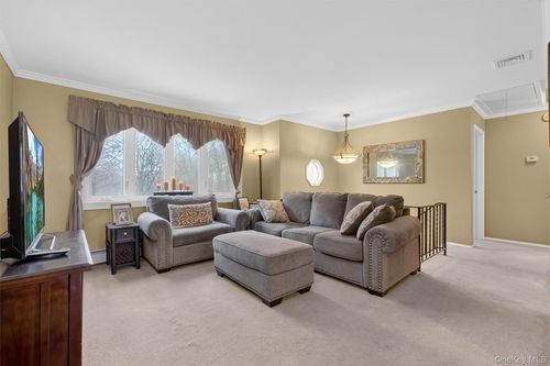 4 Pine View Rd, Beacon, NY, 12508-2411 | Card Image