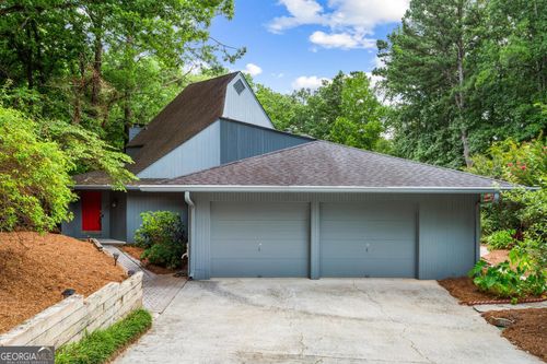 3863 Dundee Dr Ne, Roswell, GA, 30075-2606 | Card Image