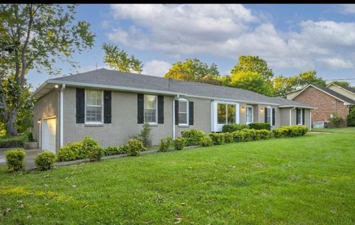 402 Mason Ln, Goodlettsville, TN, 37072-3564 | Card Image