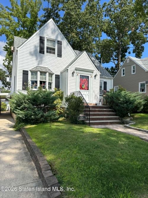 121 Elmwood Ave, Staten Island, NY, 10308-2637 | Card Image
