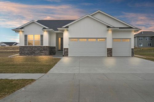 100 S Seven Oaks Road, North Liberty, IA, 52317 | Card Image