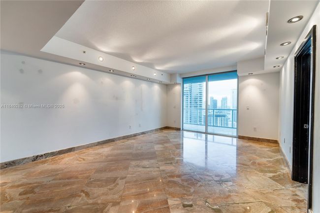 APT-3715 - 1900 N Bayshore Dr, Condo with 2 bedrooms, 3 bathrooms and null parking in Miami FL | Image 9