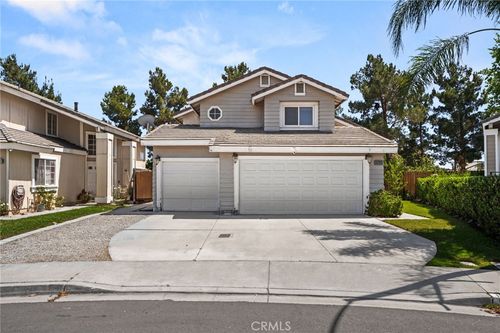 13707 Sunrise St, Fontana, CA, 92336-3833 | Card Image