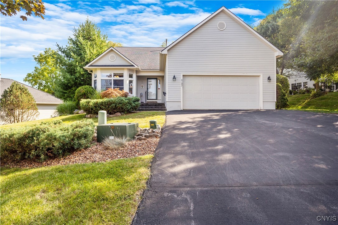 Bay Hill Cir, Jamesville, NY 13078