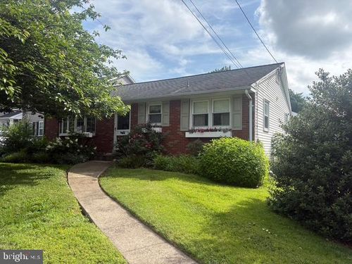 547 Hulmeville Ave, PENNDEL, PA, 19047-5214 | Card Image