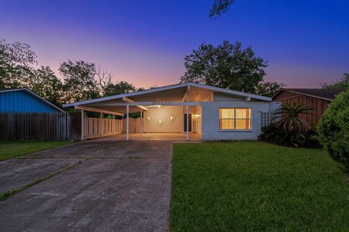 3002 Newcastle Dr, Baytown, TX, 77521-4529 | Card Image