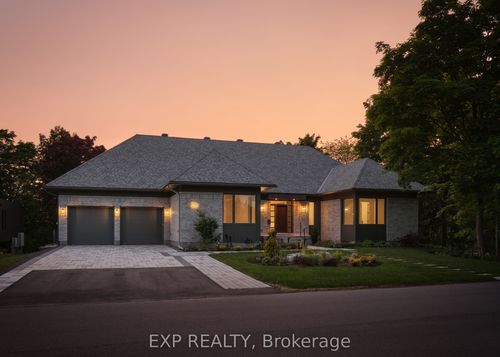 26 Clovelly Rd, Gloucester, ON, K1J6M2 | Card Image