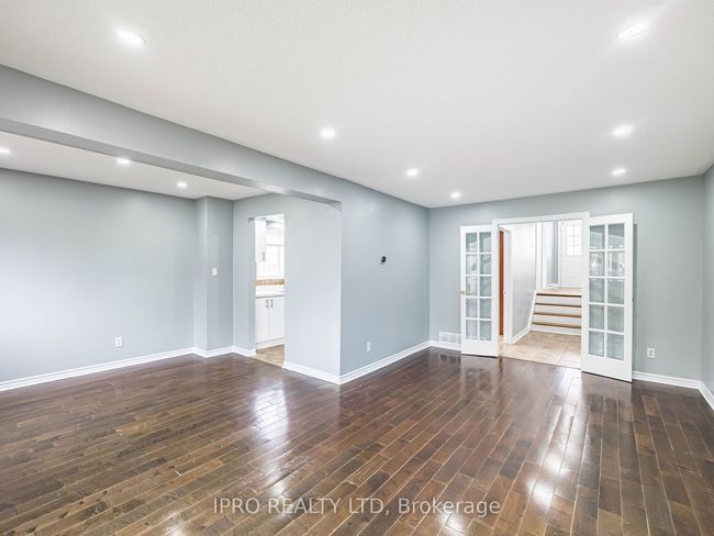 7458 Catalpa Rd, House attached with 6 bedrooms, 3 bathrooms and 4 parking in Mississauga ON | Image 5