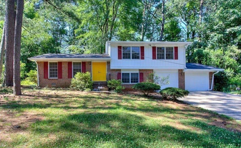 Huntshire Dr, Stone Mountain, GA 30083