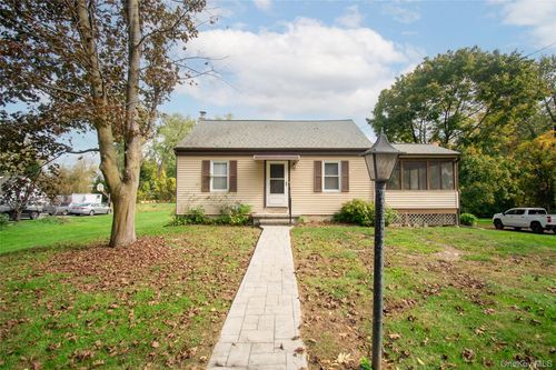 125 Jackson St, Fishkill, NY, 12524-1117 | Card Image