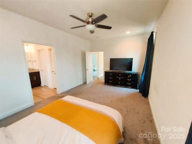 Primary Bedroom | Image 12