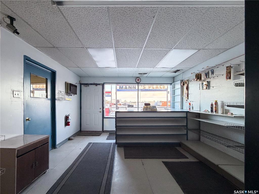 Commercial Sale in Shaunavon 3