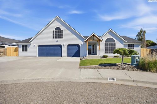 1608 W 25th Pl, Kennewick, WA, 99337 | Card Image