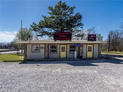 605 1st Ave Nw, Gravette, AR, 72736-9779 | Card Image