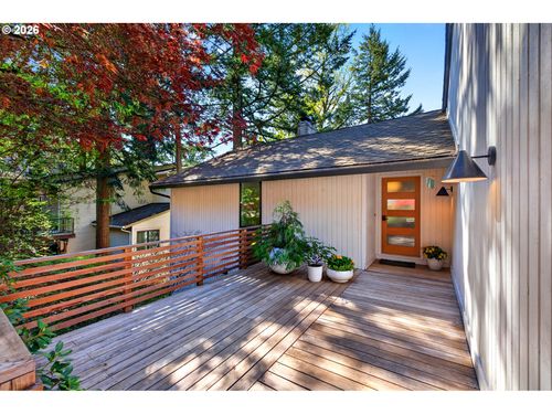 25 Becket St, Lake Oswego, OR, 97035-1033 | Card Image