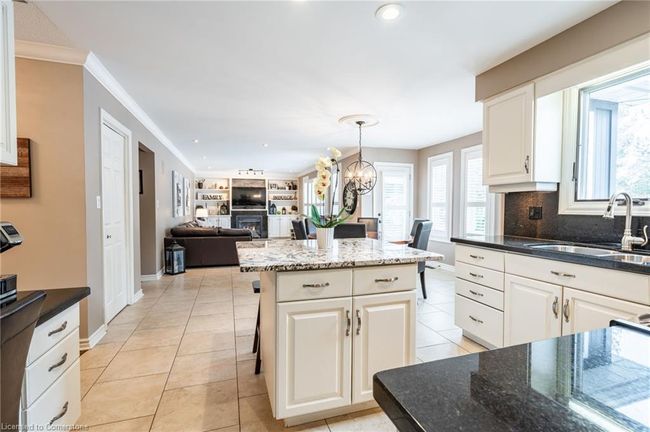 27 Gladiola Dr, House other with 5 bedrooms, 4 bathrooms and 14 parking in Carlisle ON | Image 9