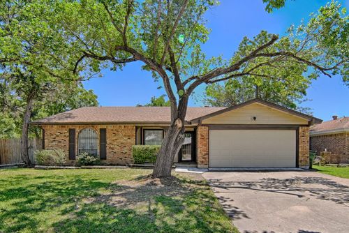 1808 Overbrook Dr, Arlington, TX, 76014-2527 | Card Image