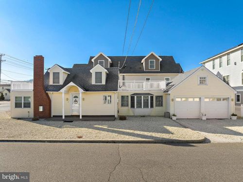 200 17th St, Surf City, NJ, 08008-5422 | Card Image