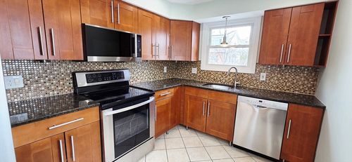 15-15 Putnam Pl, Winthrop, MA, 02152-2667 | Card Image