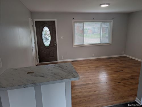 11657 Engleman Rd, Warren, MI, 48089-1227 | Card Image