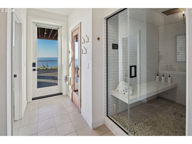 54150 S Beach Rd, House other with 6 bedrooms, 7 bathrooms and 2 parking in Neskowin OR | Image 39