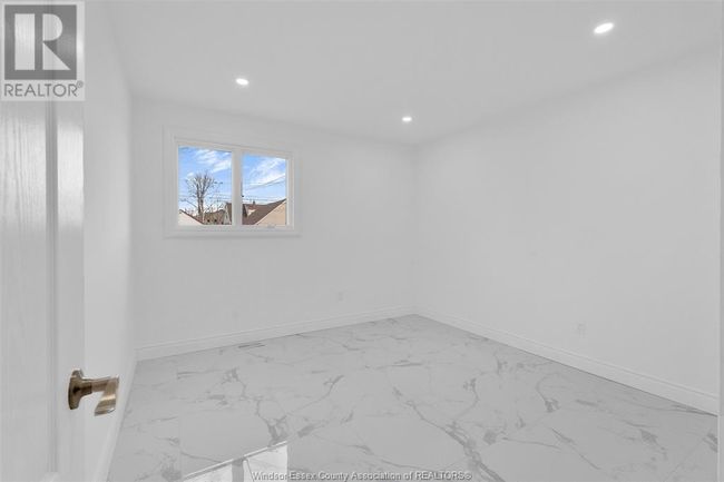 1510 Langlois Ave, House other with 4 bedrooms, 2 bathrooms and null parking in Windsor ON | Image 12