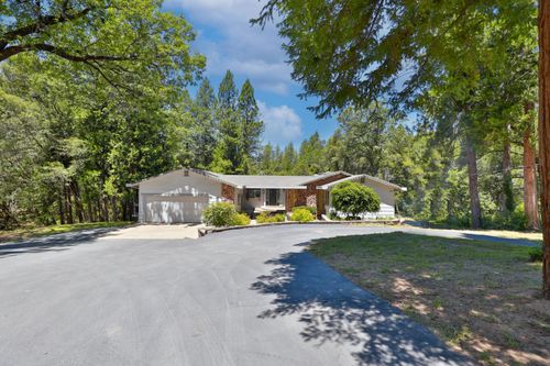 5300 Earnshaw Way, Placerville, CA, 95667-9168 | Card Image