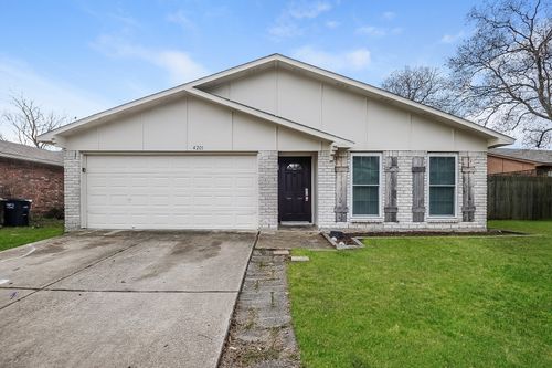 4201 Yellowleaf Dr, Fort Worth, TX, 76133-7530 | Card Image