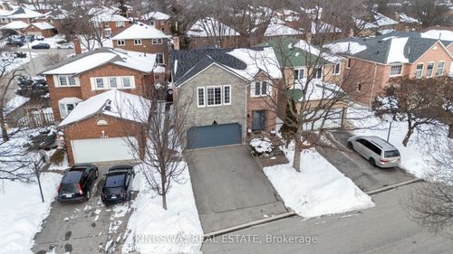 1329 Sweetbirch Crescent, Mississauga, ON, L5C3R4 | Card Image