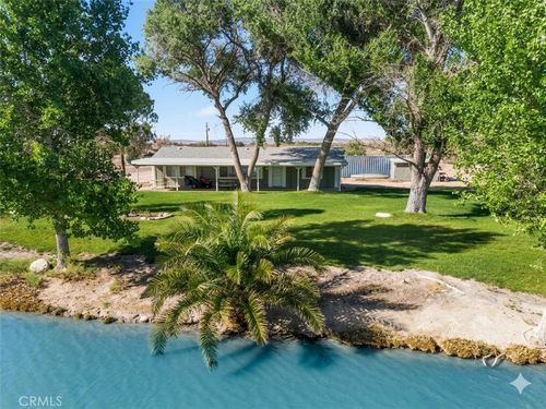 48197 Valley Center Rd, Newberry Springs, CA, 92365-9584 | Card Image