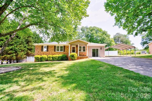 201 Skycrest Ave, Shelby, NC, 28152-1008 | Card Image