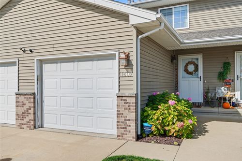 1507 Northgate Dr, Ely, IA, 52227-9643 | Card Image