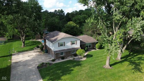 204 Oak Boulevard South Dr, Greenfield, IN, 46140-8857 | Card Image