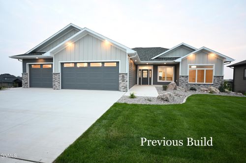 5921 Crested Butte Rd, Bismarck, ND, 58503-7305 | Card Image