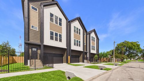 4207 Arlington St, Houston, TX, 77022-4643 | Card Image