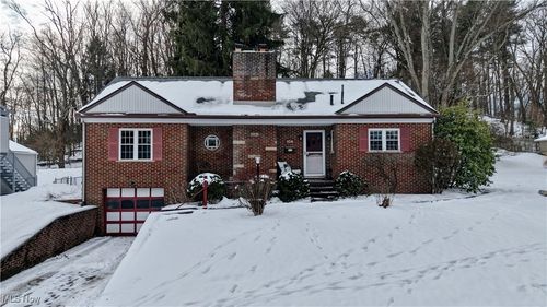 106 Maplecrest St Sw, North Canton, OH, 44720-4230 | Card Image