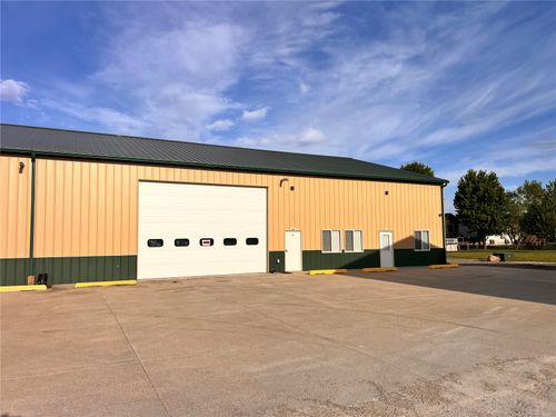 a-250/300 Blairs Ferry Road, Palo, IA, 52324 | Card Image