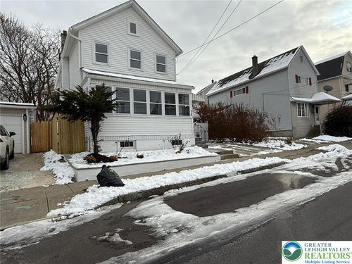 38 Cummiskey St, Wilkes Barre, PA, 18702-6014 | Card Image