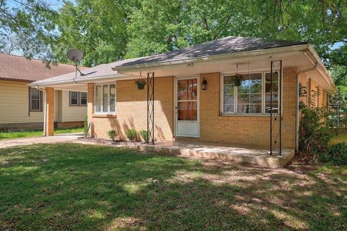 1413 Hackney St, Winfield, KS, 67156-4527 | Card Image