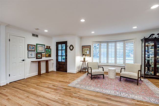 7727 La Avenida Dr, House other with 3 bedrooms, 3 bathrooms and null parking in Dallas TX | Image 4