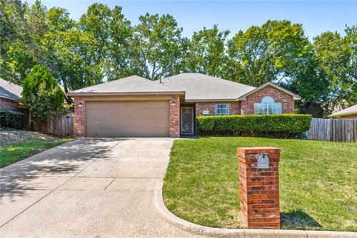4730 Lennon Ave, Arlington, TX, 76016-5440 | Card Image