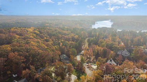 233 Greenbay Rd, Mooresville, NC, 28117-8885 | Card Image