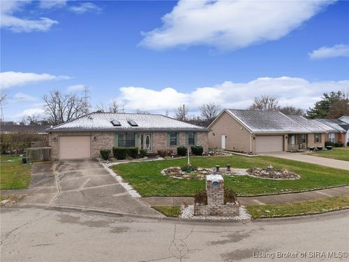 83 Fieldstone Ct, New Albany, IN, 47150-6614 | Card Image